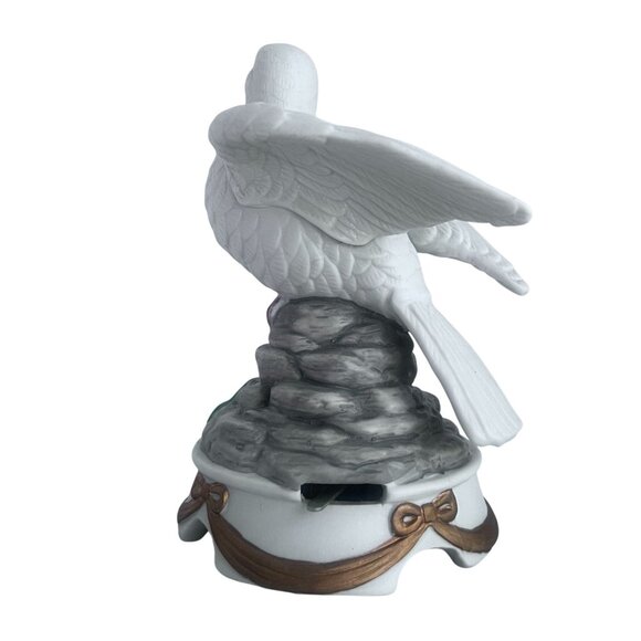 Vtg Porcelain White Dove Musical Figurine Plays "Feelings" Gold Ribbon Holly - Picture 6 of 12